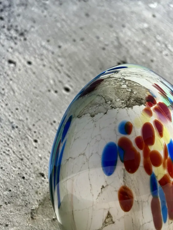 Material detail and polished surface